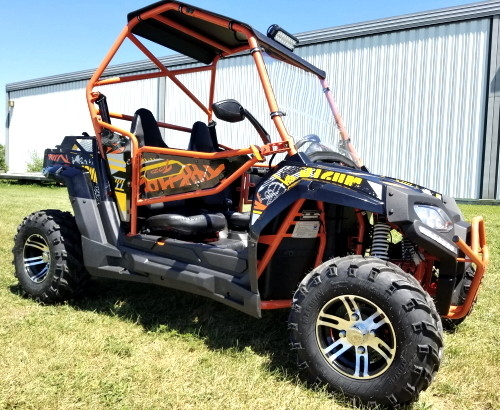UTV 170 MaX Utility Vehicle Gas Golf Cart With Windshield Oversized Tires Custom Rims / Suspension