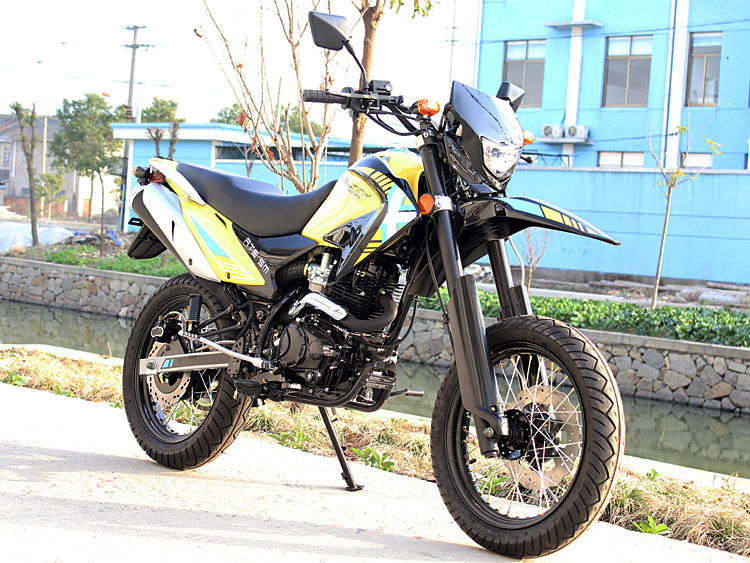 250cc Single Cylinder 4 Stroke Air Cooled Dirt Bike Motorcycle  With Chain Drive