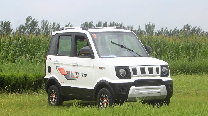 Four Wheels Electric Golf Carts Mini Size 1500w With Over 500km Range